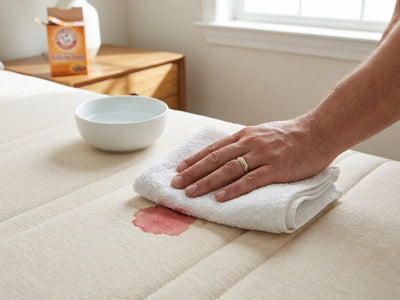Comment nettoyer un matelas taché ?
