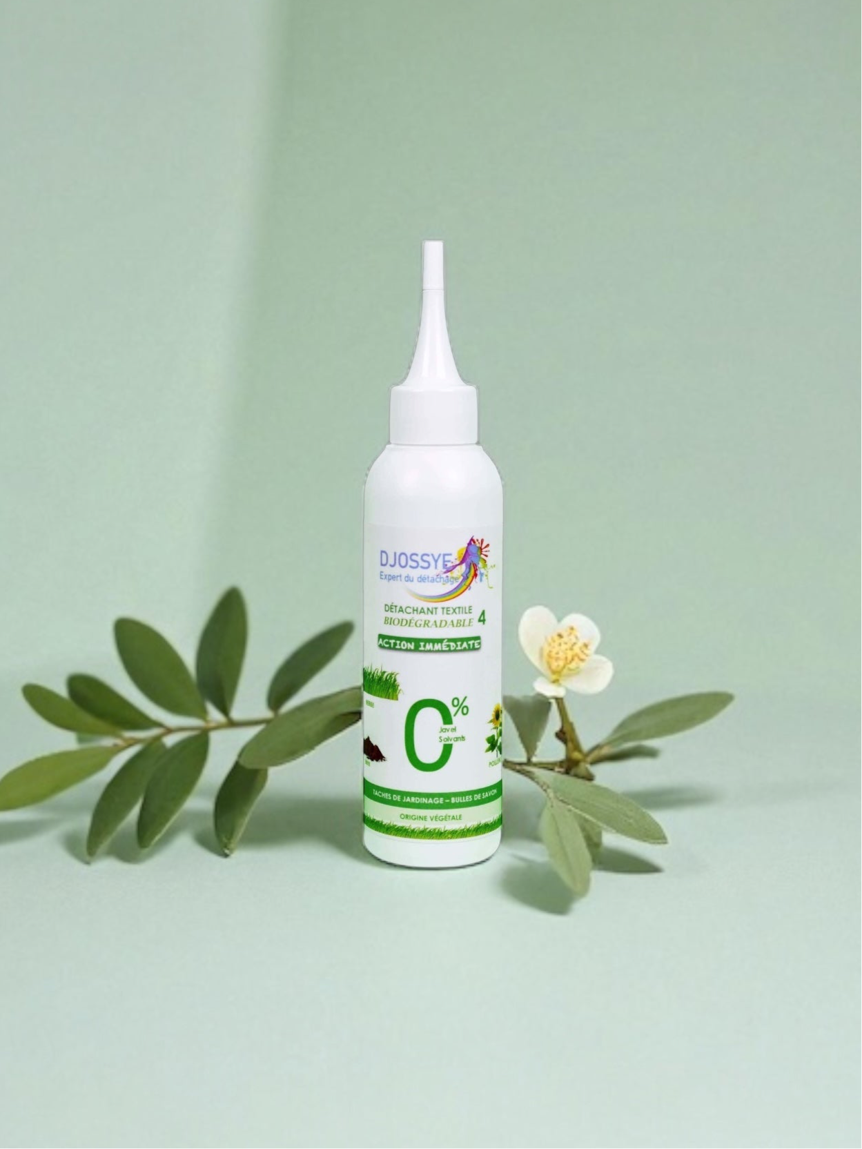 Détachant écologique Djossye spécial jardinage, efficace contre les taches de terre, d'herbe, de boue et de résine sur les vêtements.